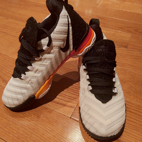 Nike toddler boys sneakers - Picture 2 of 8